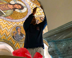 Arbeiten am Mosaik der kleinen Kuppel (15. November 2018).
