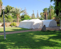Zelte zum Übernachten im Garten